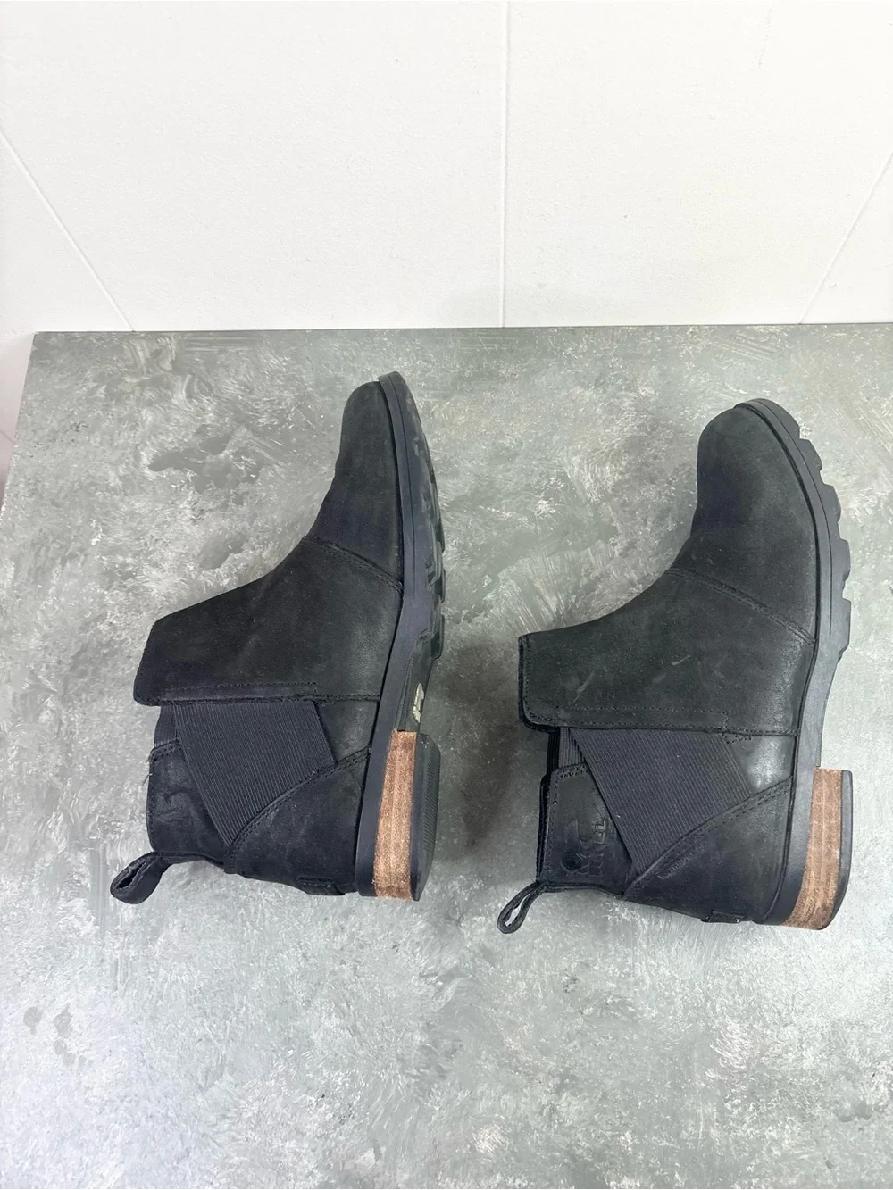 Sorel Emelie Chelsea Waterproof Boots black size 7